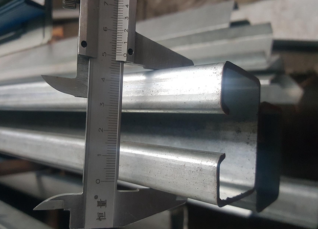 Hot Rolled Galvanized/Black U Shaped Iron Steel Channel Upn